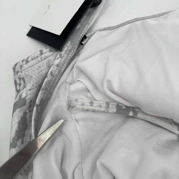 DKNY Swimsuit Size 8 One Piece NWT Gray White Scoop Back Twist Front Swim Beach - Picture 8 of 16